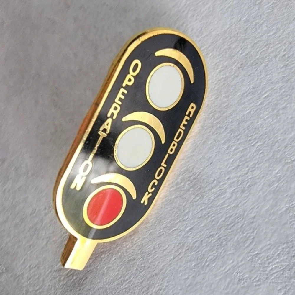 Vintage Operation Redblock Railroad Safety Amtrak Lapel Pin Gold Tone‎ Signal